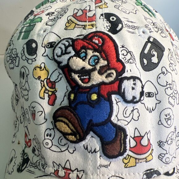 Super Mario Cap Flex Fitted White Mario Embroidered Med/Lg - Picture 3 of 11